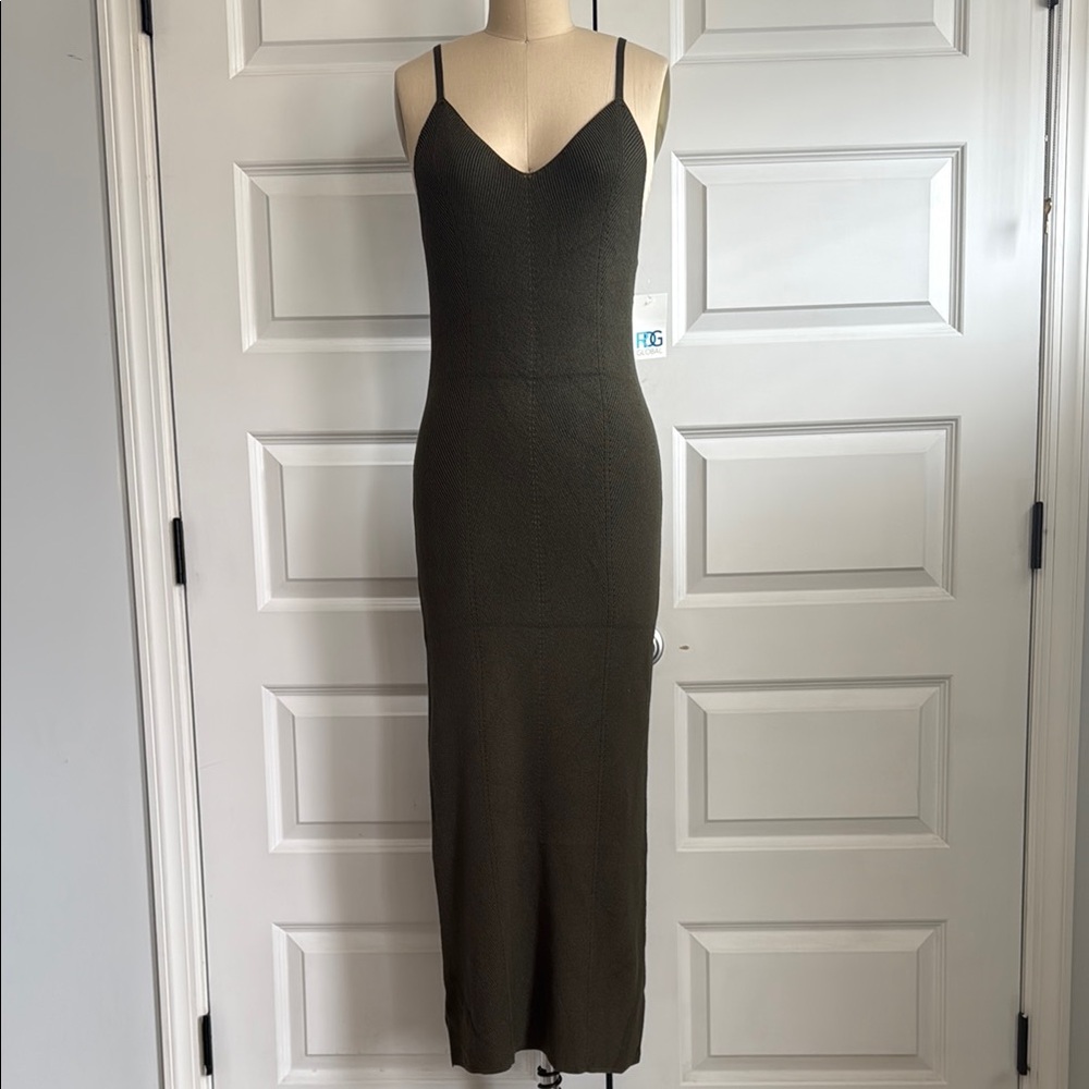 Elegant Olive Green Maxi Dress - NEW NO TAGS